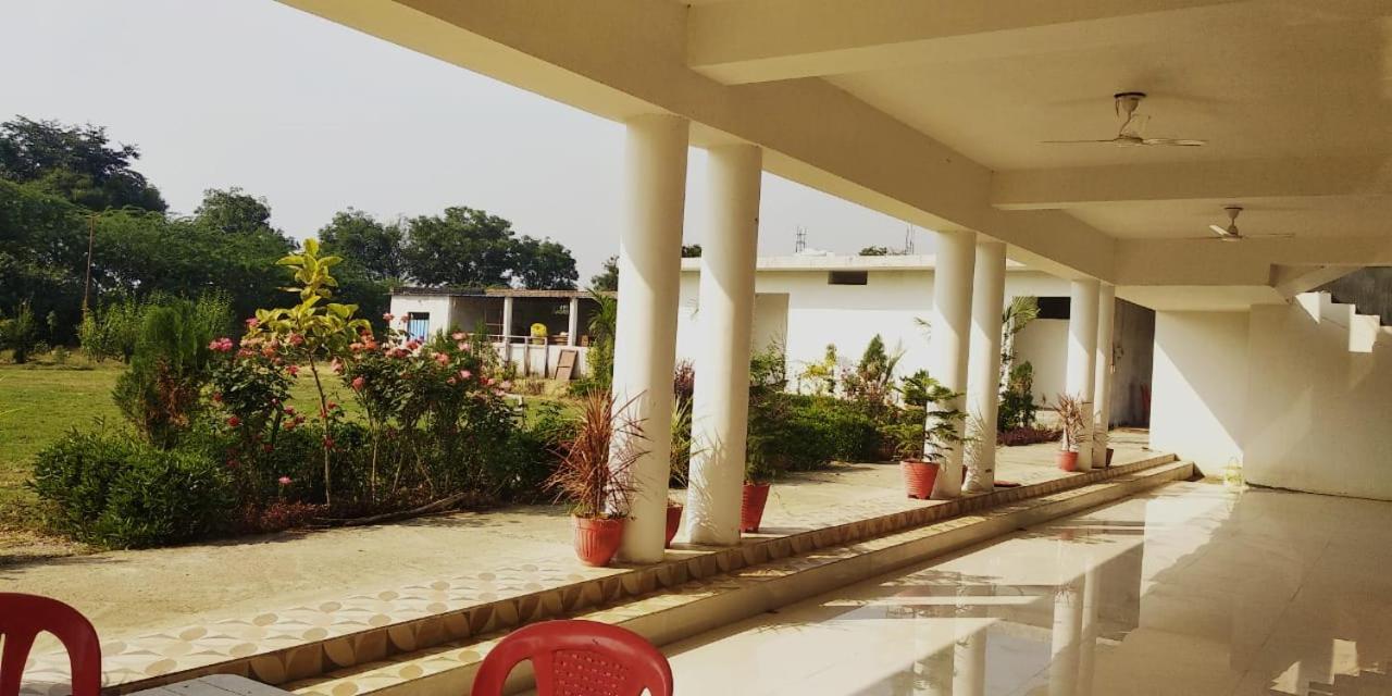 Radha Rani Mahal Khajuraho Hotel Exterior photo